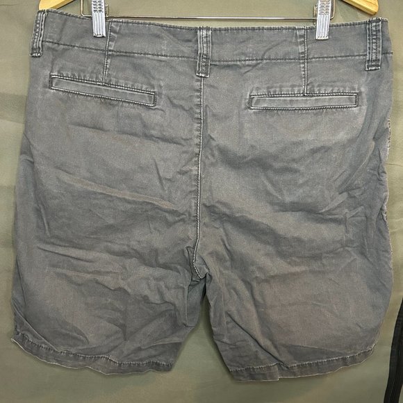 Men's Grey Cargo Shorts 36X40 - Picture 4 of 4